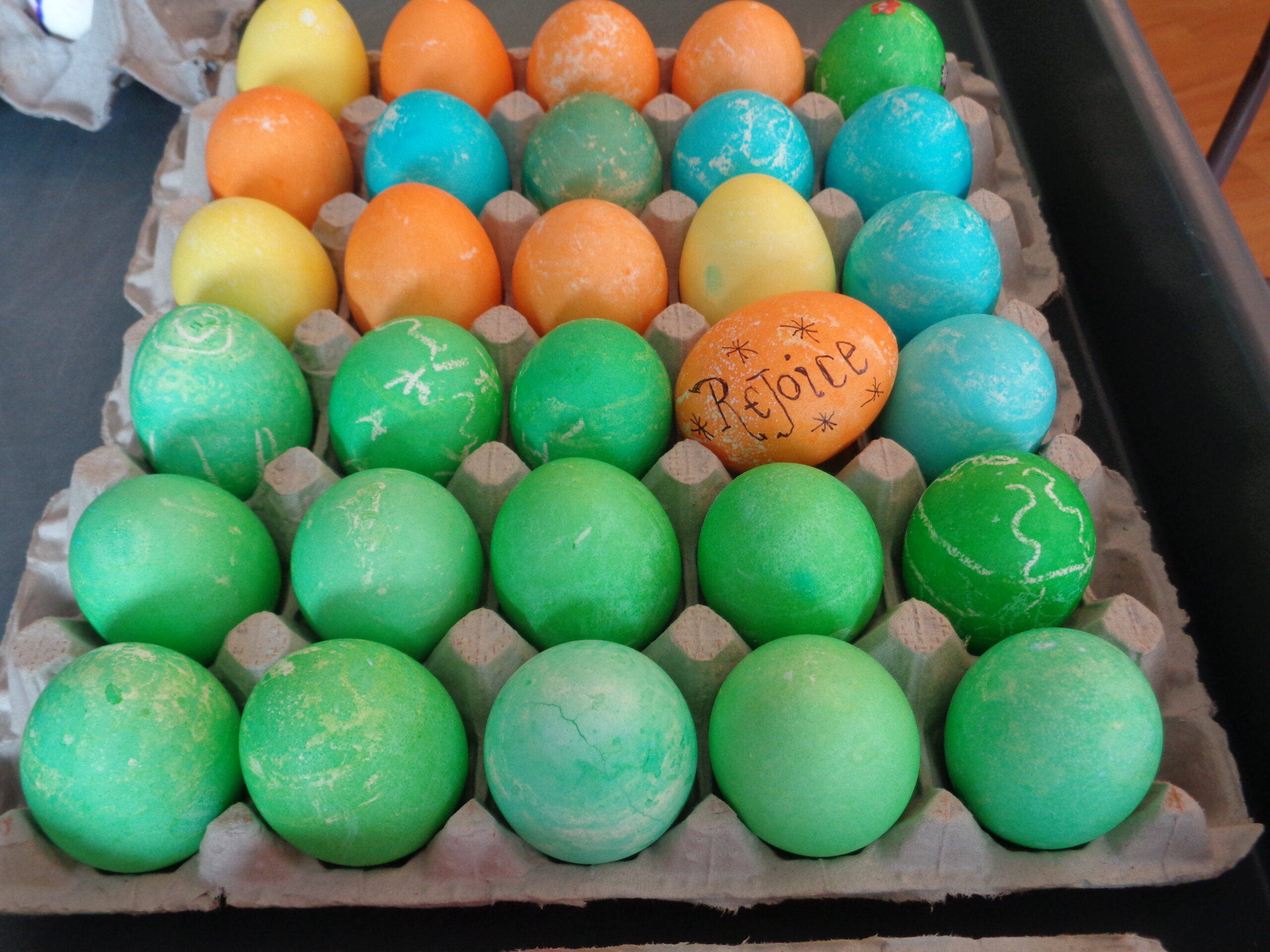 Coloring eggs