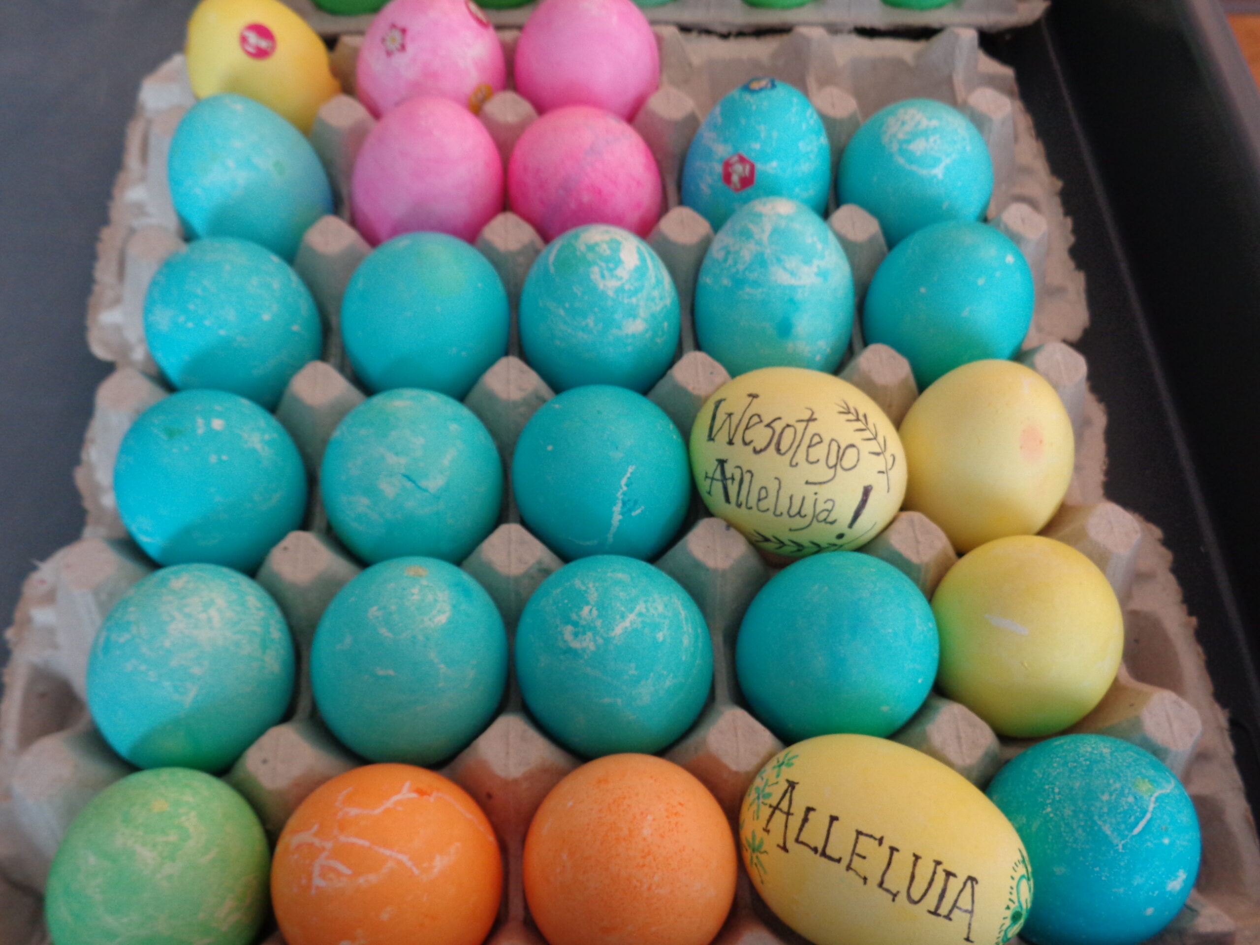 Coloring eggs 1
