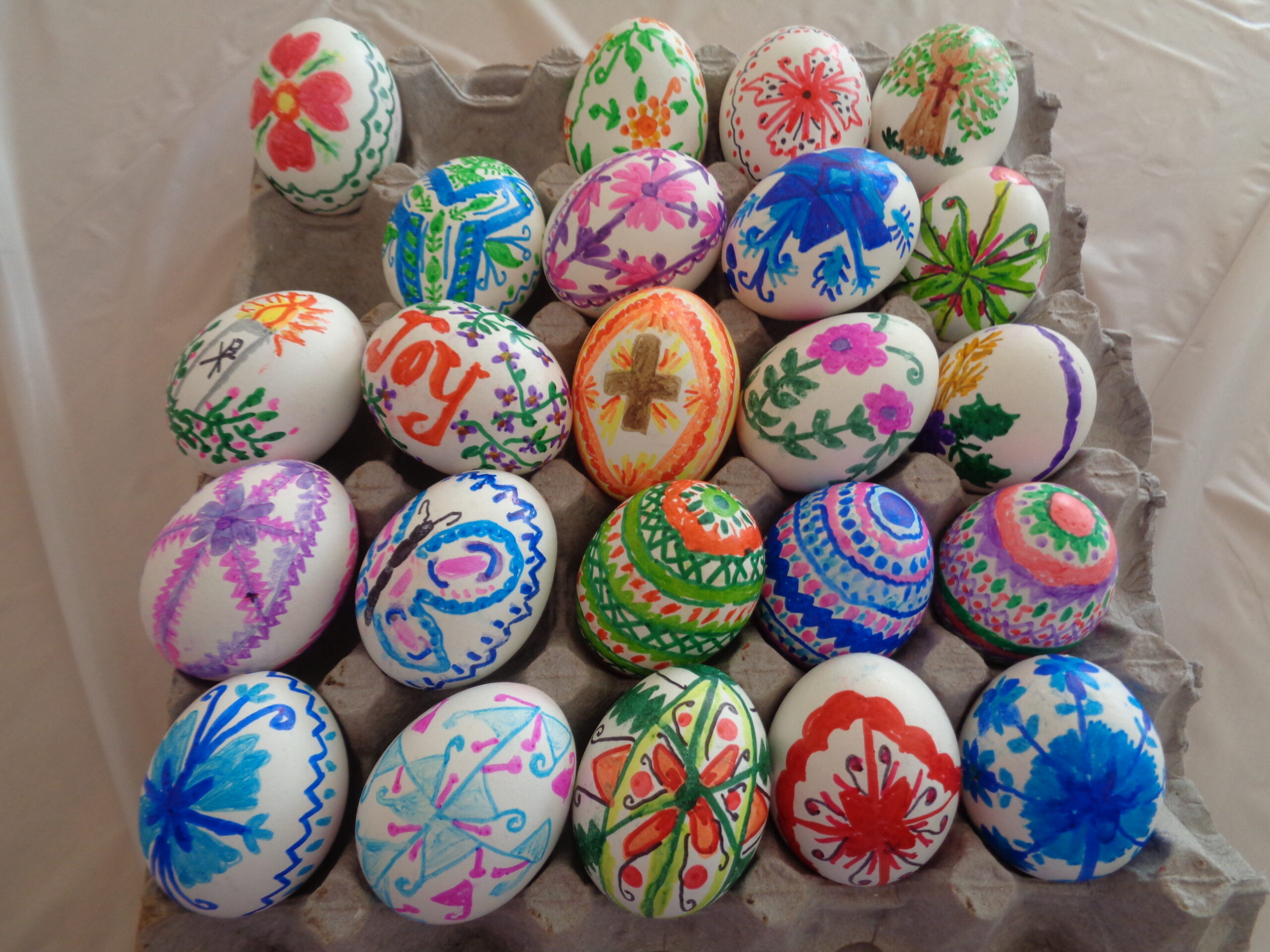 Coloring eggs Ann 3