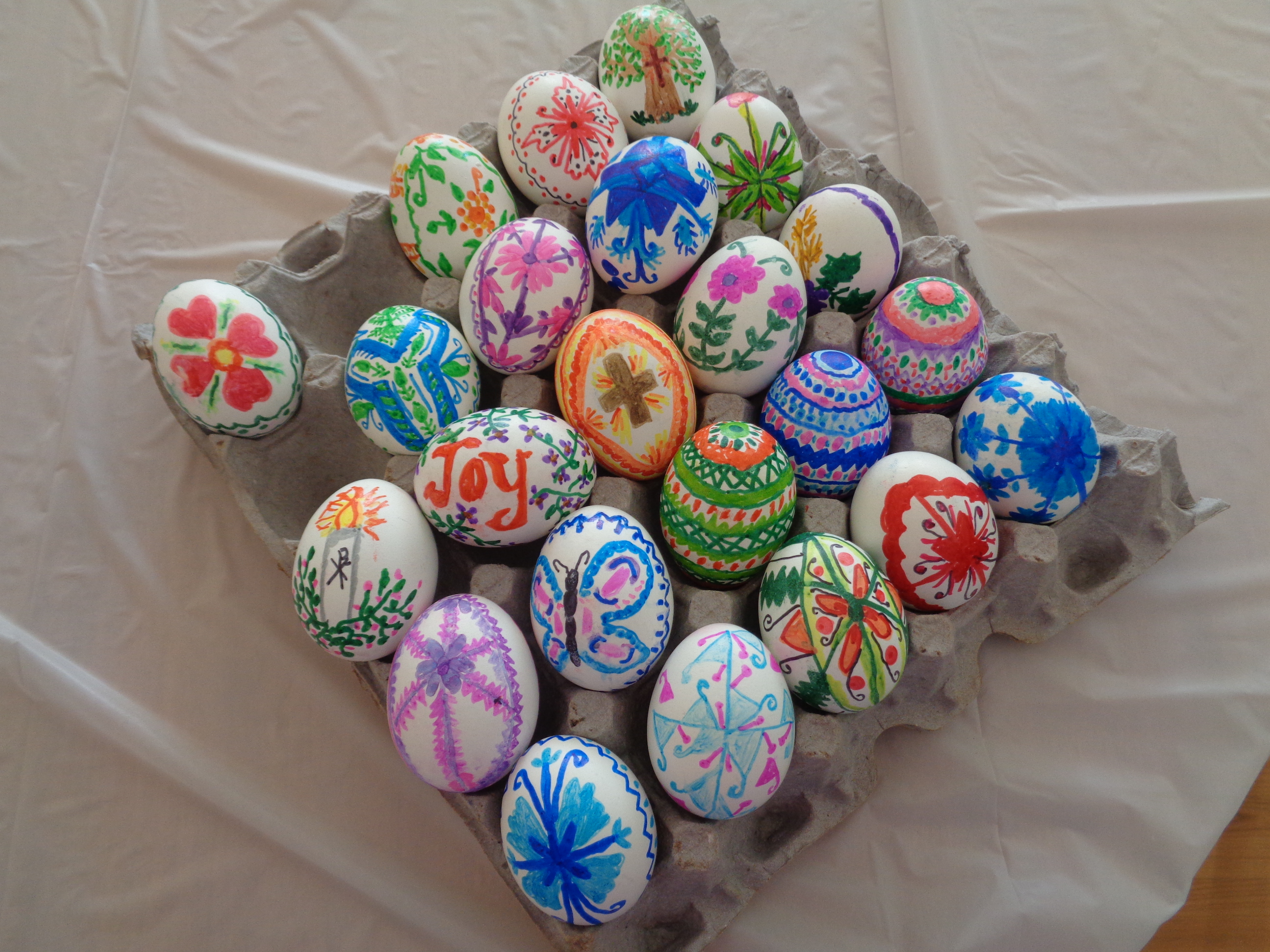 coloring eggs Ann 2
