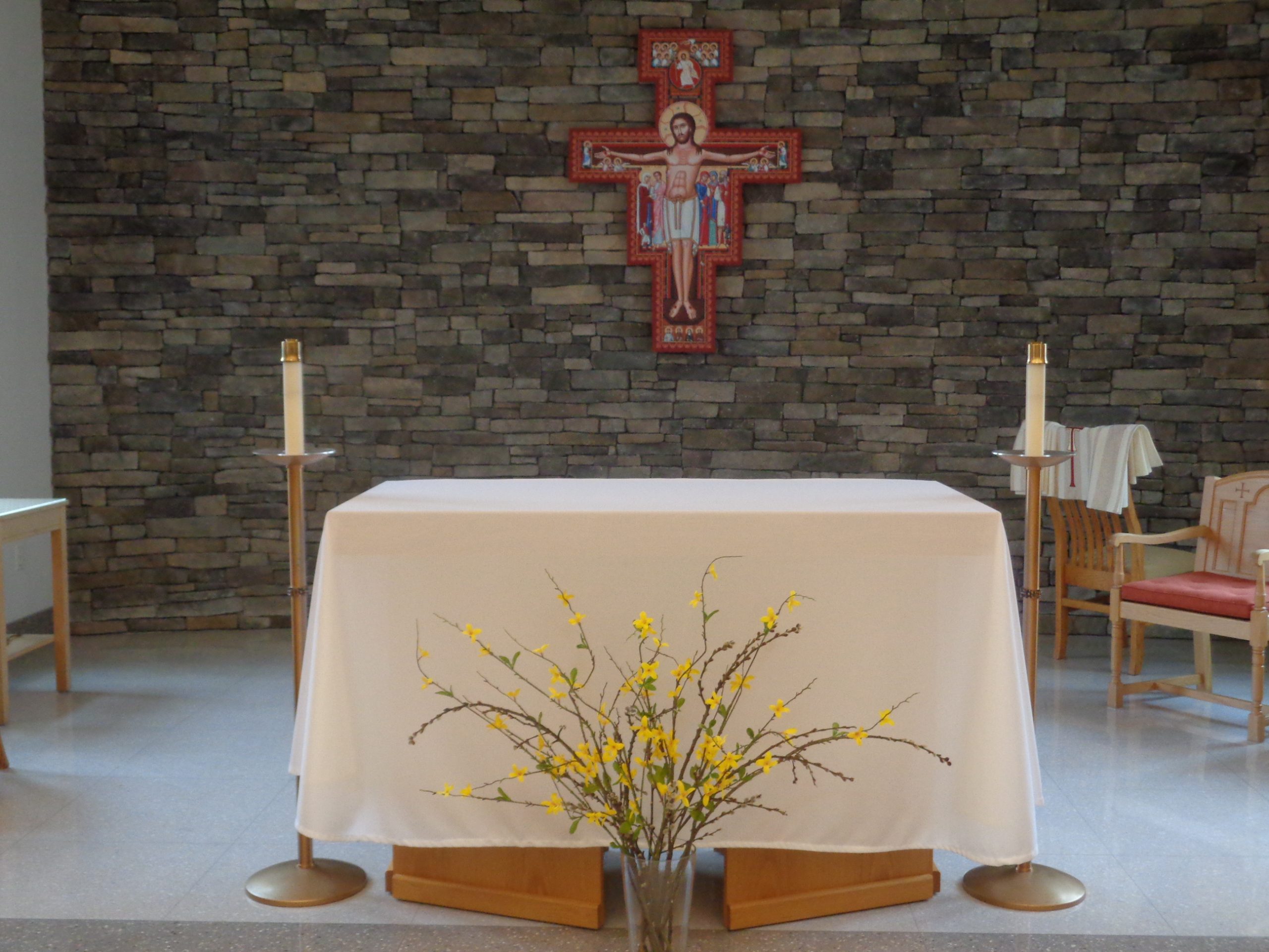 Chapel ambiance Holy Thursday